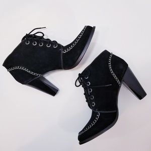 B Makowsky black suede lace up booties